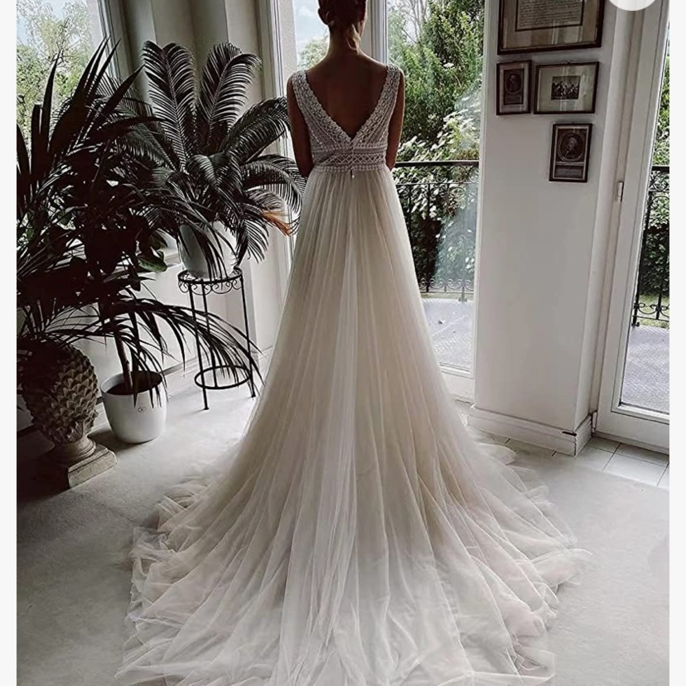 Gorgeously made Boho Wedding Dress - Picture 3 of 5